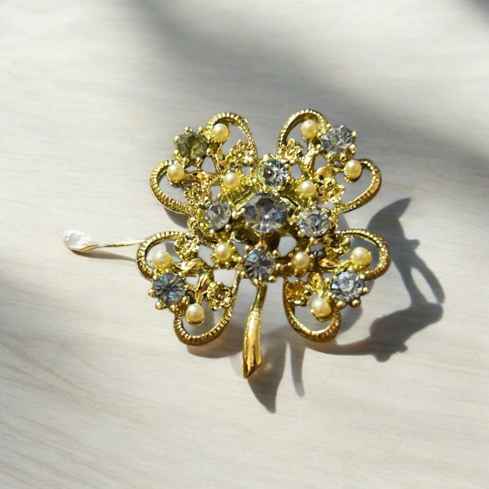 Intricate Gold and Silver Four-Leaf Clover Brooch